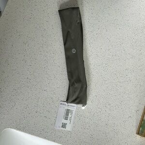 New lululemon head band